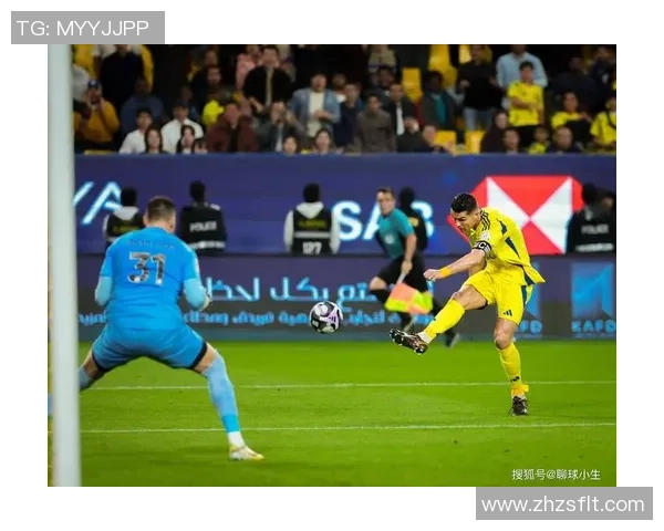 足球巨星赛场意外打脸瞬间引发全场惊呼堪称年度最尴尬名场面