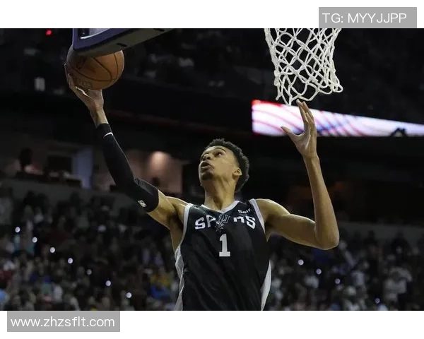 足球明星白底壁纸精选展示展现球场风采与荣耀时刻