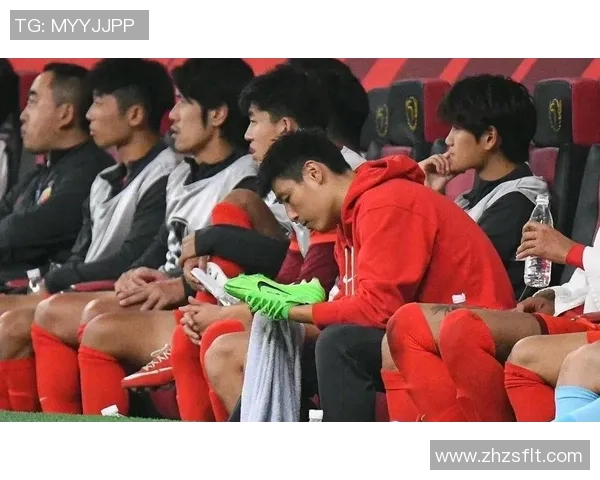 足球球星因待遇问题宣布罢赛引发俱乐部与球迷广泛关注