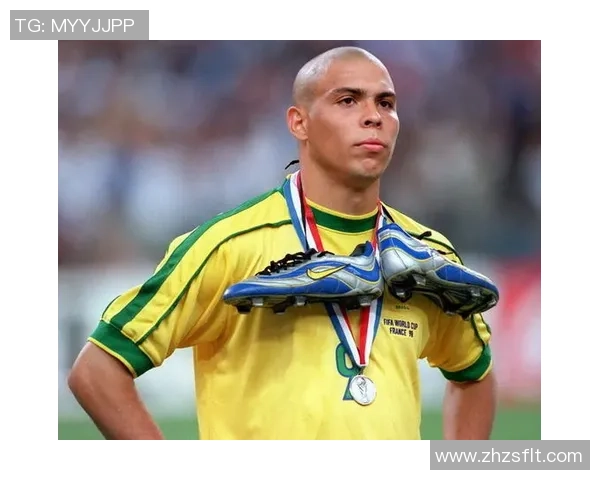 足球球星艾亚传奇成长之路与赛场辉煌瞬间全面解读